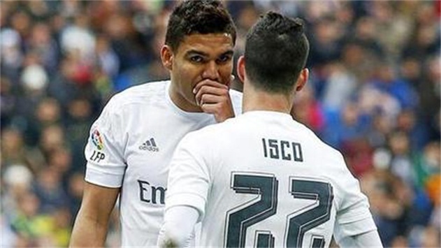 卡塞米罗走向莫德里奇,卡塞米罗转身皇马由守转攻