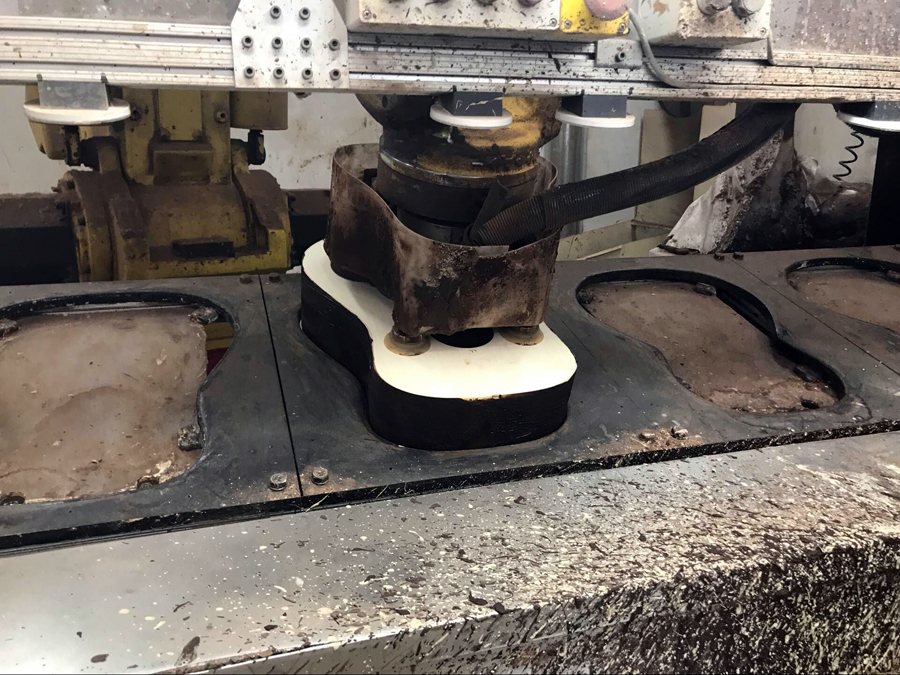 极速快报:弘力乐器2017加拿大Godin吉他工厂参观第一天