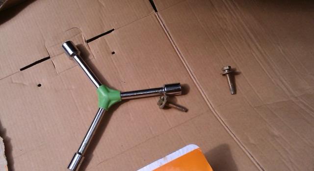 长安逸动手动换变速箱油视频教程,雪佛兰爱唯欧手动变速箱油怎么换