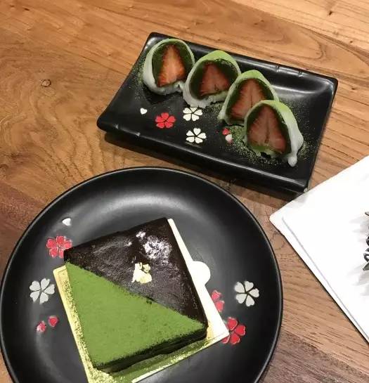 8个不同颜色的冰淇淋,西安创意冰淇淋推荐