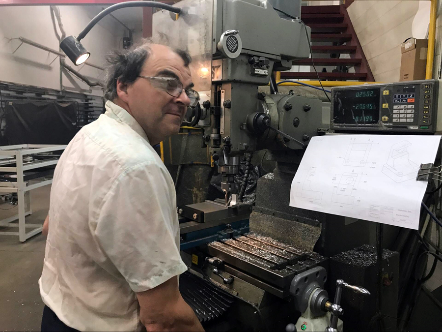 极速快报:弘力乐器2017加拿大Godin吉他工厂参观第一天