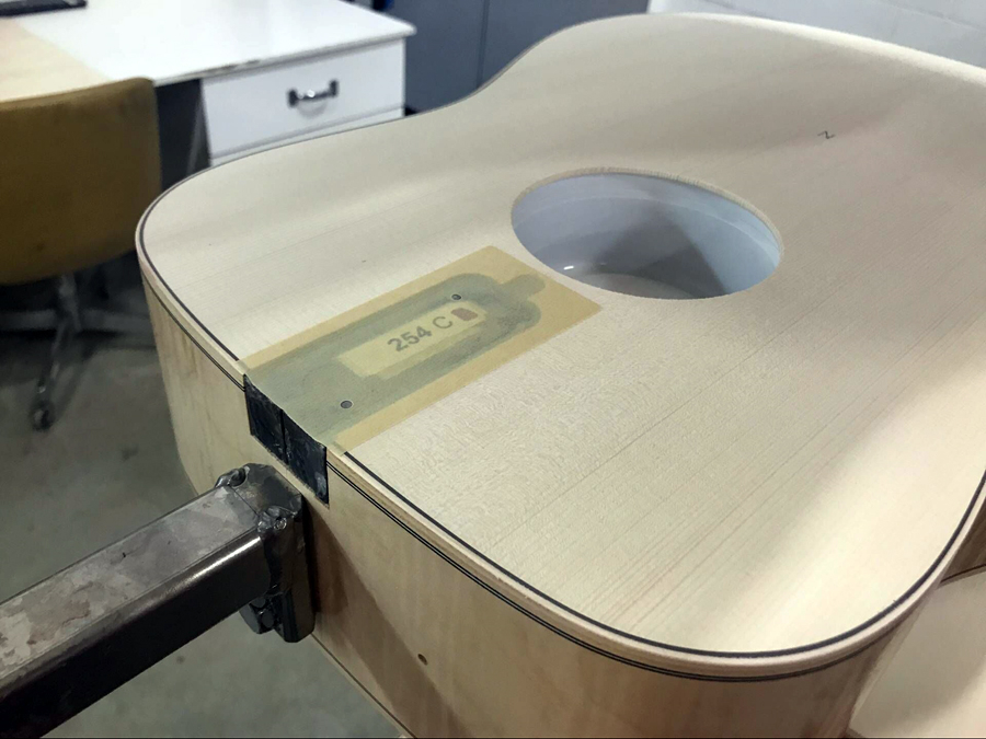 极速快报:弘力乐器2017加拿大Godin吉他工厂参观第一天