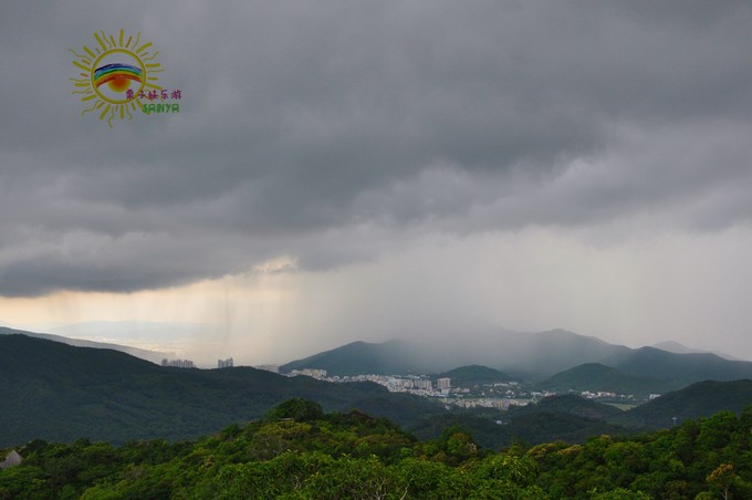 跟着大海去旅行三亚,记录旅行时光娃带老妈三亚看海