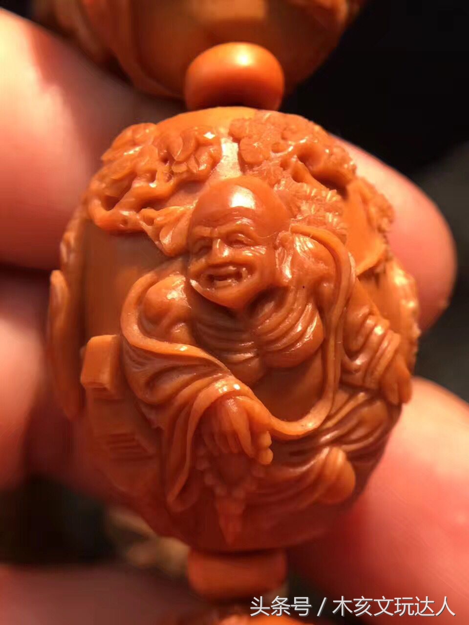 苏工橄榄核雕手串美女题材,橄榄核雕大师排名苏工