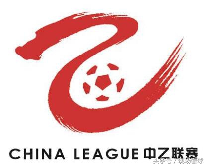 雨中看球赛,雨中足球比赛