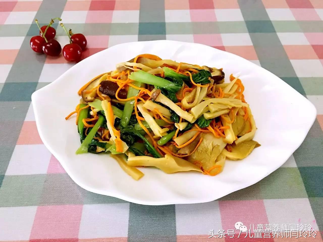 儿童感冒、咳嗽生病期间促康复调理食谱：杂菇鸡毛菜，附感冒套餐