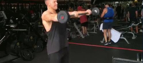 办公室肩背疼怎么锻炼缓解,久坐背疼可以通过健身改善吗