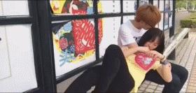 我就想问问这姑娘，万一气球破了怎么办