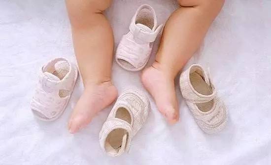 给孩子挑一双好的凉鞋,给婴儿选凉鞋选什么牌子好