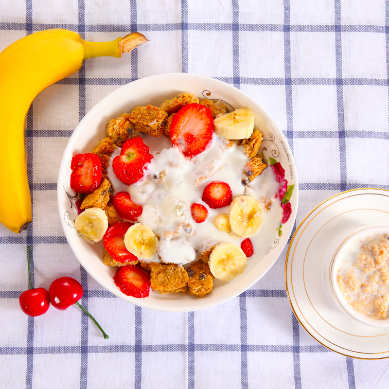 欢乐颂安迪刘涛吃的燕麦块饼,欢乐颂里安迪喝的什么牌子的水