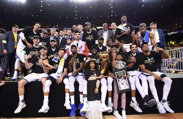 父亲节就是这双手撑起了一个家,给父亲打电话说父亲节快乐