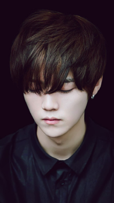 鹿晗勋章歌词壁纸图片,鹿晗照片锁屏壁纸卸妆