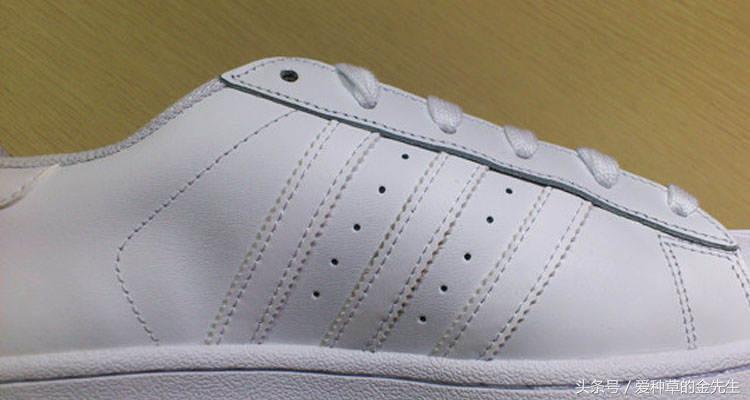 adidas哪个系列适合宽脚休闲鞋,绿尾小白鞋adidas有没有过时