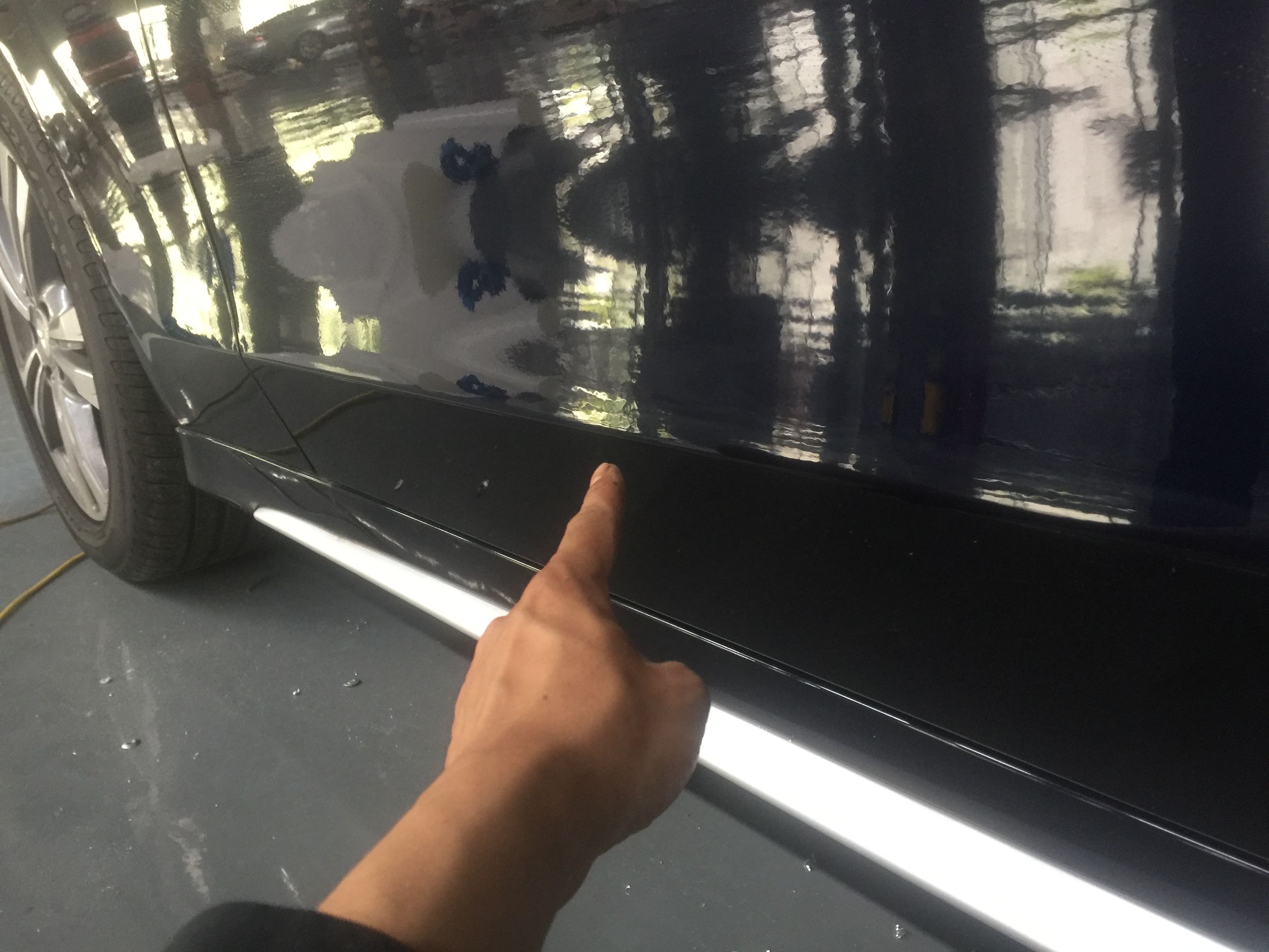 奔驰凹陷无痕修复,奔驰车门凹陷掉漆修复多少钱