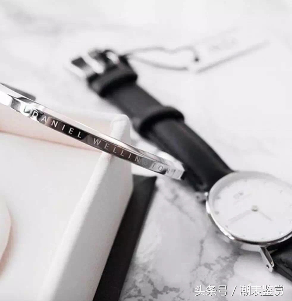 如何辨别dw手表真假 (正品dw手表真假鉴别)