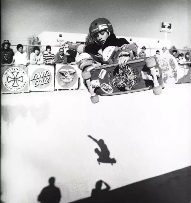 supreme滑板和普通滑板有什么区别,palace滑板和supreme滑板哪个好