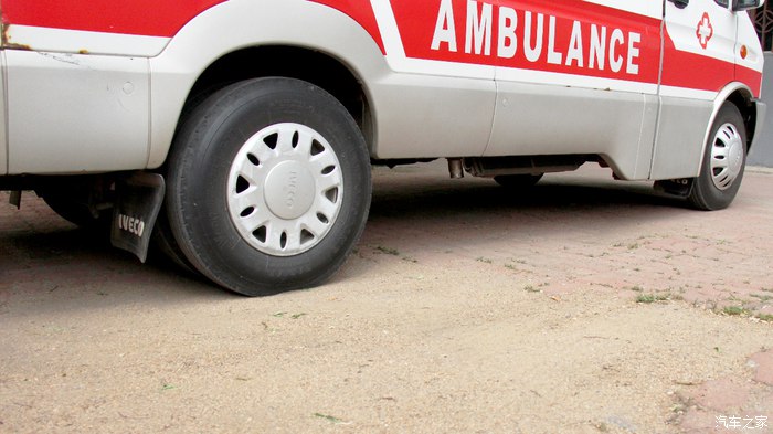 新款依维柯宝迪改装,依维柯宝迪透镜改装