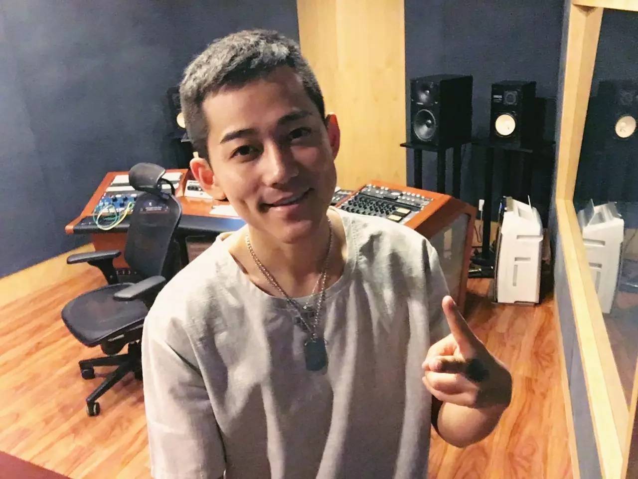 苏醒给梅西写的歌,苏醒梅西获奖