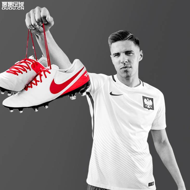 nike足球鞋最新配色,nikeid定制有什么鞋