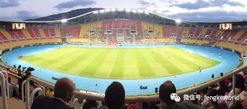 私奔到马其顿，为了一场皇马曼联的轰轰烈烈的爱情