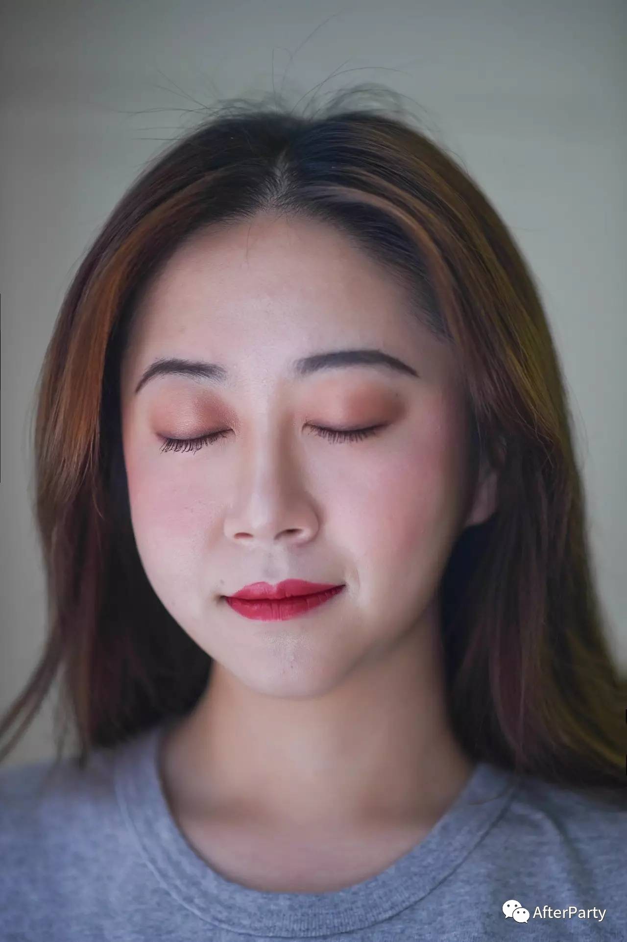 和朋友旅游的乐趣之一,就是共享化妆包