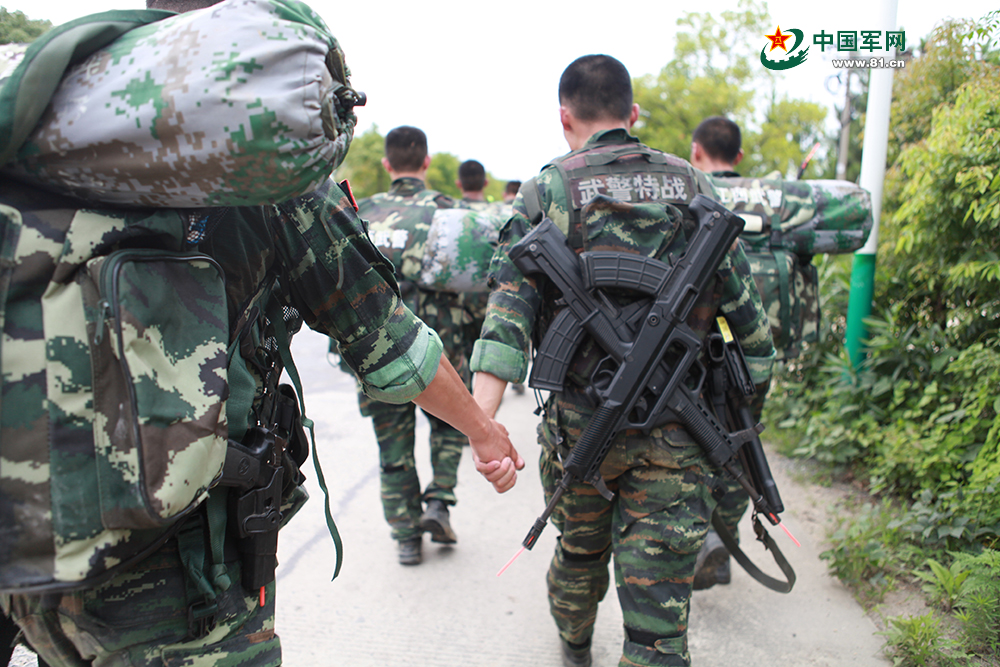 高战斗力+助攻战友看特战队员征战魔鬼周