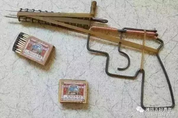 小时候玩的硬塑料子弹手枪,小时候玩的五款手枪