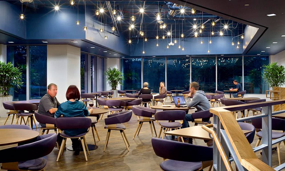 开一家大型快餐店收入,开一家中式快餐店有前景吗