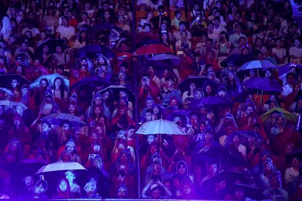 《变形金刚》导演多能炸？火花百米高，一部电影炸掉1000多亿！