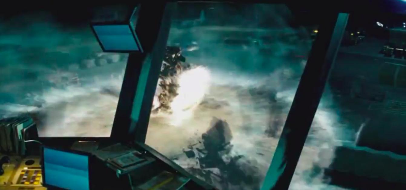 和《变形金刚》里的爆炸相比,《速激8》简直弱爆了