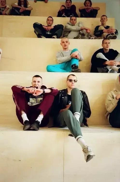 夏天穿长裤不热吗,夏天穿长裤不觉得热