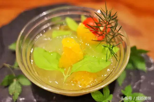 硬是歪得起飞！这家店包含四季，还扬言要吞吐万物！