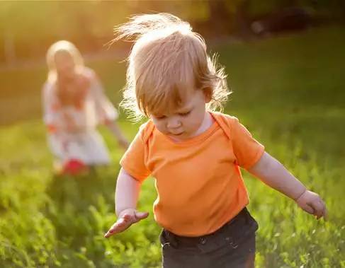 妈妈尿床的危害,孩子经常尿床妈妈应该怎么教育