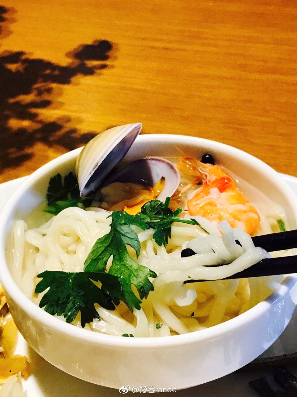 馋客美食旅行家丨住碧海沙滩泡海景温泉如何吃转渔岛海鲜五天不重样