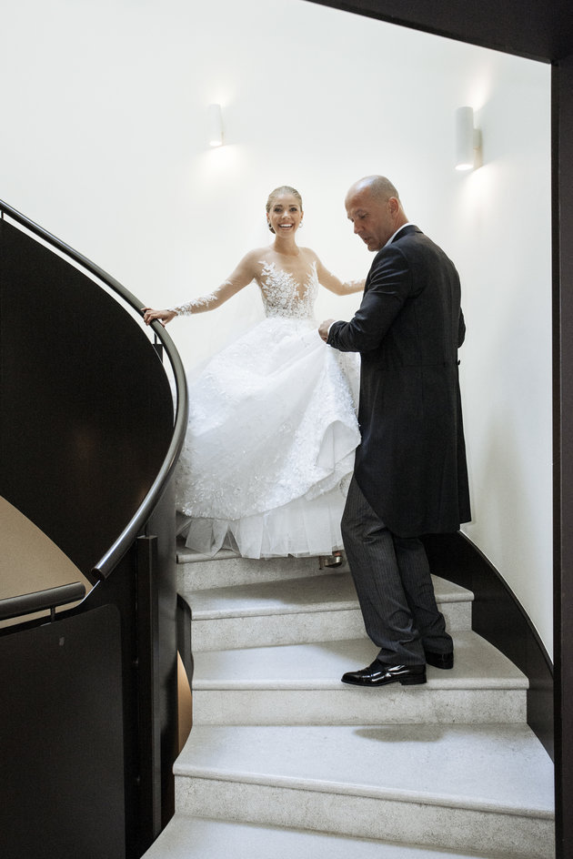 施华洛世奇5月生辰石戒指,施华洛世奇钻石是水晶还是玻璃