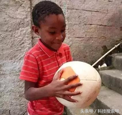 节能环保高科技的充电宝,科技感满满的充电宝