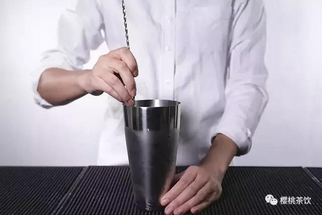 草莓味力娇酒调酒配方大全,蓝橙力娇酒调酒配方大全