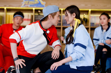 鹿晗迪丽热巴感情分析,鹿晗回应与迪丽热巴的关系如何