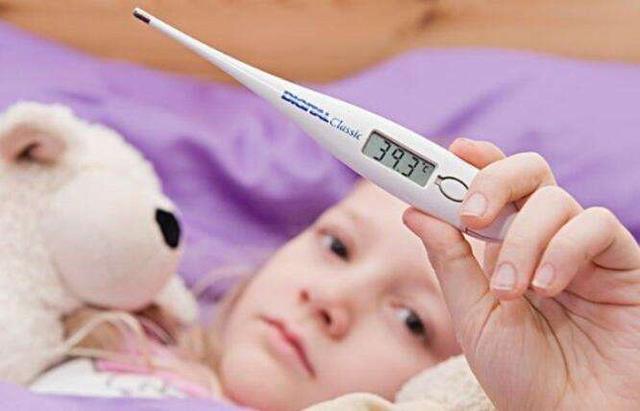 宝宝39.5℃高烧怎么办?儿科专家建议这些正确的退烧方法妈妈们一定要收藏