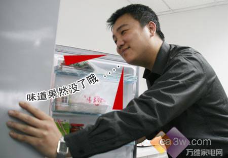 冰箱一股腐烂的恶臭,冰箱后面突然散发出一股恶臭