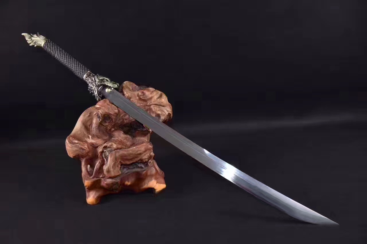 赏物：高锰钢虽贵，极简设计的高锰钢虎头金刀，又竟能精品到这种境界！一问价格更是愣住了