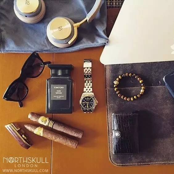 女生爱戴男表 (男表高贵)