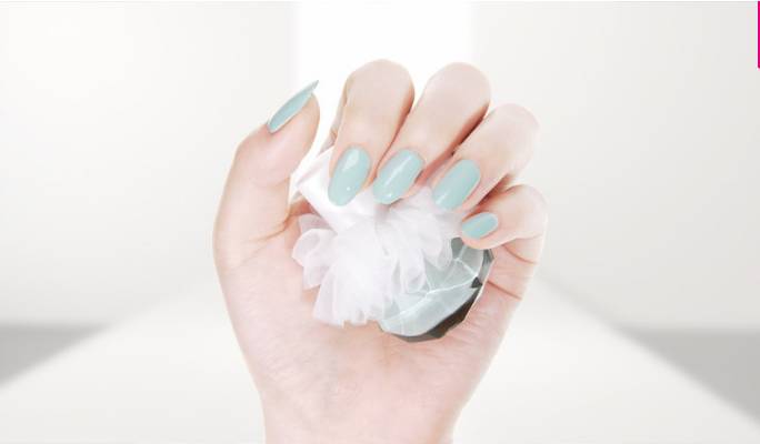 今年夏天指甲油,今年夏天流行什么颜色指甲油