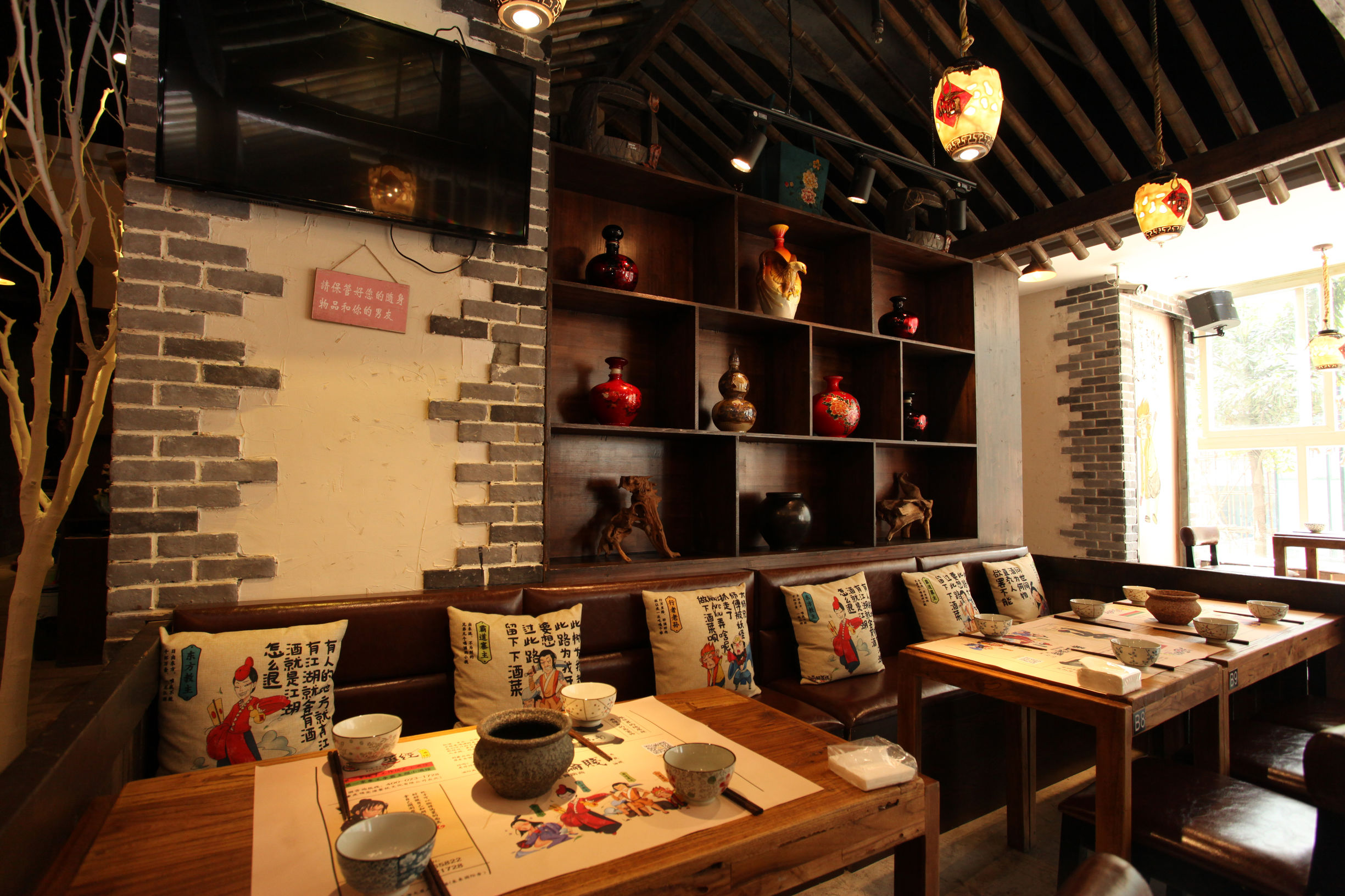 重庆24小时适合喝酒的馆子,重庆适合一个人喝酒的小酒馆