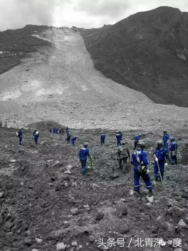 深度报道茂县垮塌“头七”祭拜日：72小时救援，在希望中等来诀别