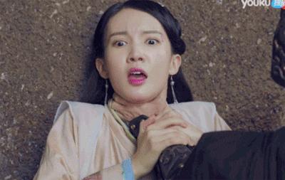 花式耍足球女孩,怎么玩花式足球