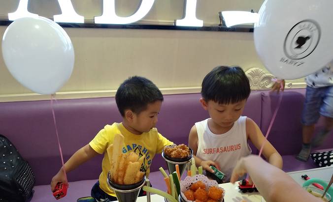 陪伴就是最长情的告白，周末，带儿子到佛山“小台湾”度个假