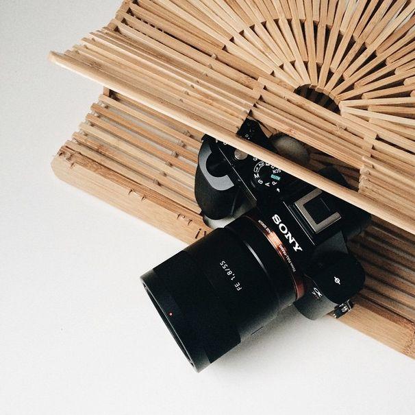 潜入后台！来看JessicaAlba和EmmaRoberts都爱CultGaia竹篮包实物图！