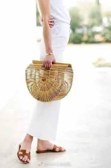 最近整个时尚圈都中了这个包包的毒!