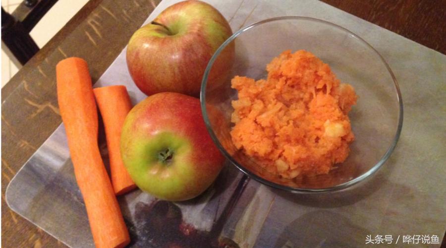 该给锦鲤喂什么,一冬天只给锦鲤喂水果好吗